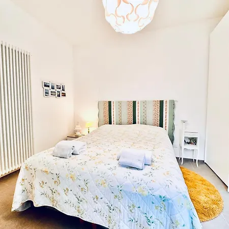 Hostdomus - Flower Apartmán Finale Ligure