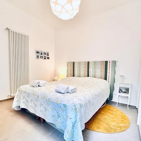 Hostdomus - Flower Apartmán *